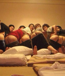 Attractive bottoms of boys 70 59161046f1354.jpg