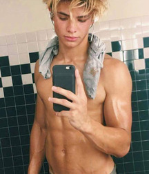 twinks  178 5926c81585a40.jpg