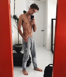 twinks  180 5926cee24a83a.jpg