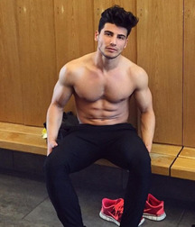 Beautiful and sexy boys 129 592e8144baee4.jpg