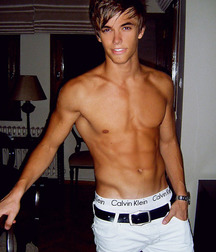 twinks  183 5935a7f04b30b.jpg