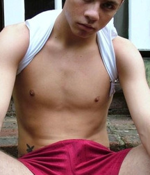 Twinks  186 593af2184574f.jpg