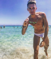 Twinks  190 593f0be51b243.jpg