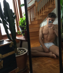 Twinks 195 593ff52908946.png