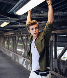 Twinks 194 593ff8177bbe0.jpg