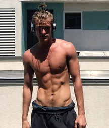 Twinks  2001 59468272c7d12.jpg