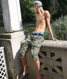 Twinks  2001 594682d1cc643.jpg