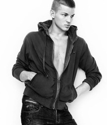Twinks  204 59494999ca339.jpg
