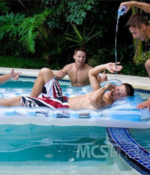 Twinks 205 594ac37229a73.jpg