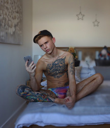 Twinks 220 5961f7787bb3b.jpg