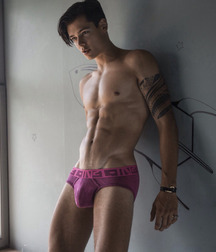 Beautiful and sexy boys 140 596263aa297be.jpg