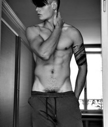 Beautiful and sexy boys 140 596263c606d7a.jpg