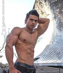 Beautiful and sexy boys 141 596267039113b.jpg