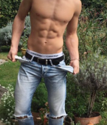 Twinks 228 596a092cc6bd8.png