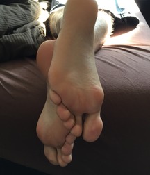 Boys's feet 65 596ca1e9852a0.jpg