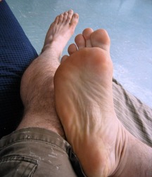 Boys's feet 66 596ca40c7d24f.jpg