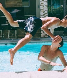 Twinks 235 5979e477b7539.jpg