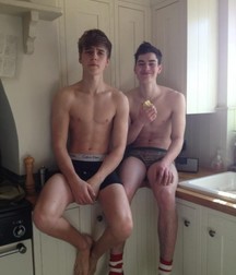 Boys's feet 67 597cf2b7441c6.jpg