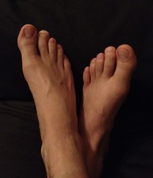 Boys's feet 67 597cf2cb454a8.jpg