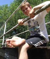 Boys's feet 67 597cf2df6c14a.jpg