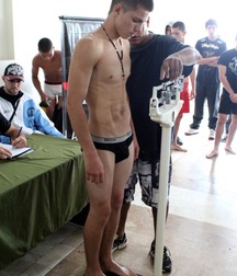 Boys's feet 67 597cf37b2afd7.jpg