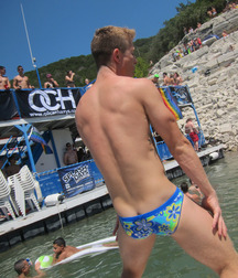 Twinks in pool 1 598072dfb19df.jpg