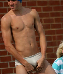 Twinks in pool 2 598075c4472e5.jpg
