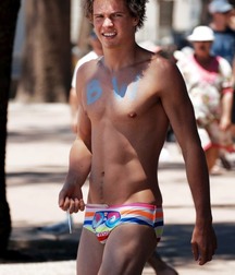 Twinks in pool 3 59807852f0669.jpg