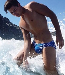 Twinks in pool 3 598078d129825.jpg