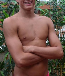 Twinks in pool 6 598094df1c572.jpg