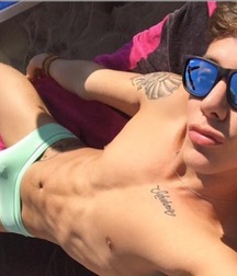 Twinks in pool 6 59809515a73d5.jpg