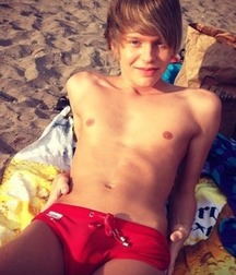 Twinks in pool 6 5980966932af6.jpg