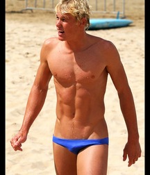 Twinks in pool 6 5980969b659d4.jpg