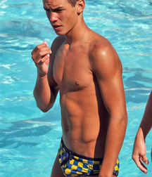 Twinks in pool 7 59871f6fc7291.jpg