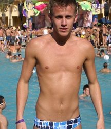Twinks in pool 7 59871f732763d.jpg