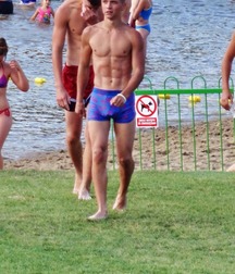 Twinks in pool 7 598720e7338e1.jpg