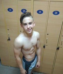 Twinks in pool 7 5989a6aeafb6a.jpg
