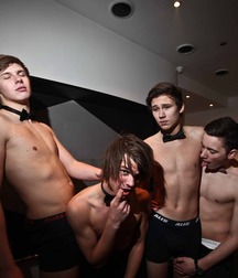 Twinks in pool 8 5989a95374cf5.jpg