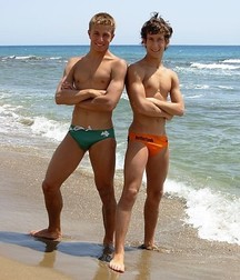 Twinks in pool 9 5989b070048cc.jpg