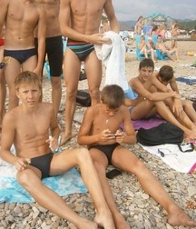 Twinks in pool 9 5989b103952a6.jpg