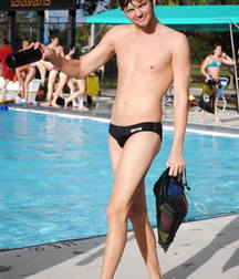 Twinks in pool 10 598a294b1b679.jpg