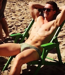 Twinks in pool 10 598a2a4c0e8b2.jpg