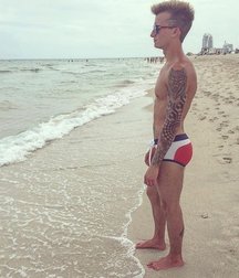 Twinks in pool 10 598a2a5095aa3.jpg