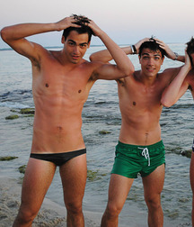 Twinks in pool 10 598a2a5d0e7d2.jpg