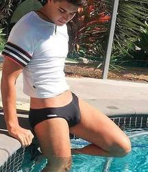 Twinks in pool 11 598ad4f9bad75.jpg