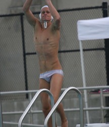 Twinks in pool 12 598cc3f4b8c83.jpg