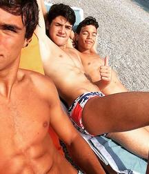 Twinks in pool 14 59934d07e6963.jpg