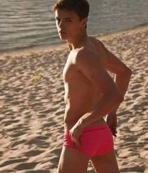 Twinks in pool 14 59934d11443ff.jpg