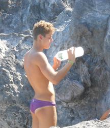 Twinks in pool 14 59934d64b4d85.jpg