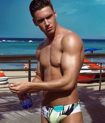 Twinks in pool 15 599414d11d3b7.jpg